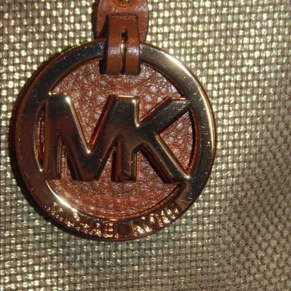 New! Michael Kors gold drawstring hobo - Picture 3 of 8